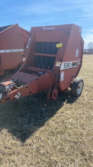 Hesston 530 Round Baler