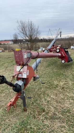 Mayrath Swing Away Auger, 62' x 8"