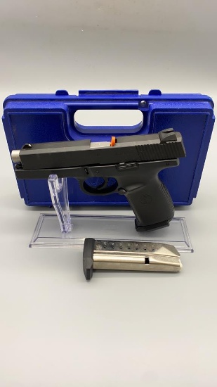 Smith & Wesson, SW9F, 9mm, Pistol w/ Hard Case and