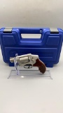 Smith & Wesson, 642-2. 38s&w Spl, Revolver w/