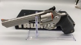 Taurus Model 66-7 (seven-round) Tracker,