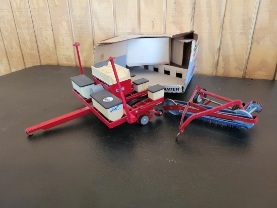 1/16th Scale Ertl Implements
