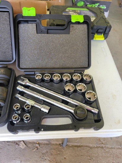 Pittsburgh 1/2" Ratchet & Socket Set