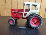 International 1466 Tractor