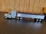 Model Semi & Grain Trailer
