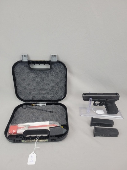Glock 23 Pistol Glock 23 pistol, chambered in .40cal, good condition. Does have some slight bluing w