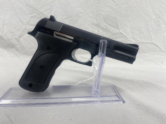 Smith & Wesson 422 Smith & Wesson Model 422 Semi-automatic Pistol, .22 ...