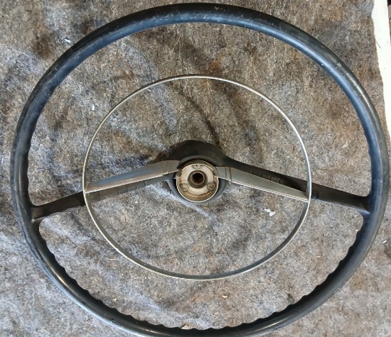 Two-Spoked Steering Wheels, GM??