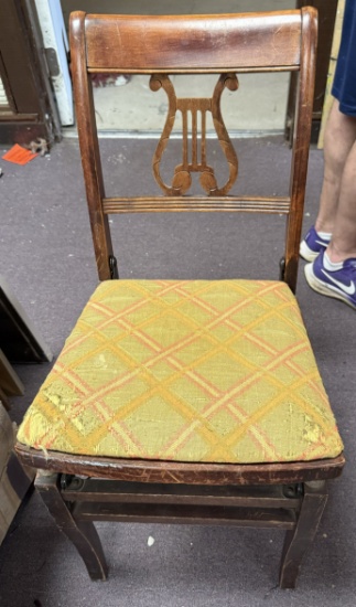 4 vintage folding chairs