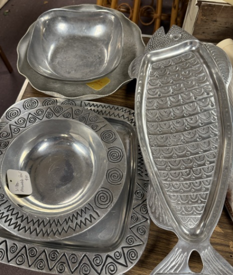 Lot misc serving pieces