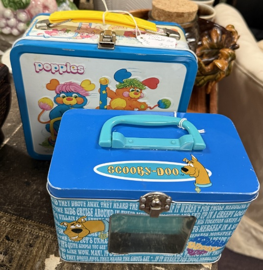 2 lunch boxes in excellent condition