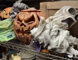 Lot Halloween decor