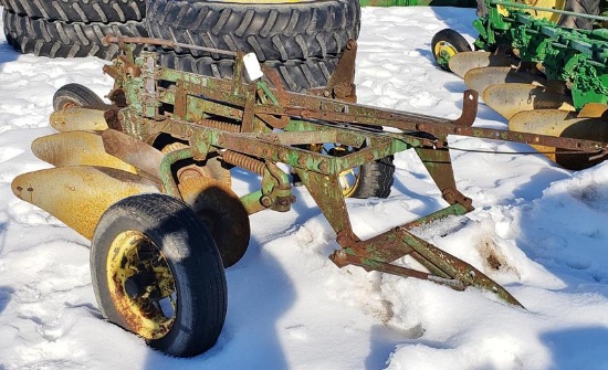 John Deere 3 bottom plow trailer type