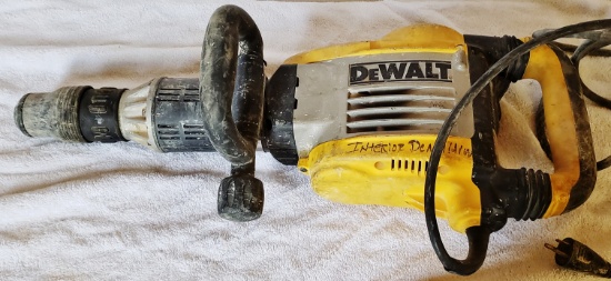 Dewalt D25901 Demolition hammer - no case