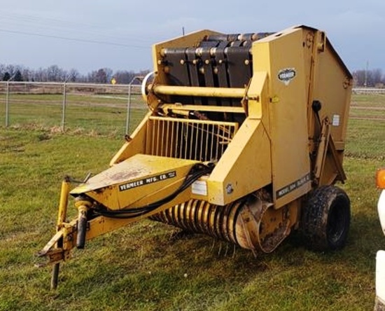 Vermeer Model 504 Super G round baler