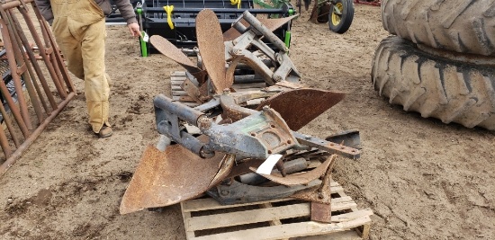 John Deere plow parts misc Spring reset bottoms 8 resets and 7 bottoms