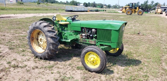 John Deere 1020 wide front, gas