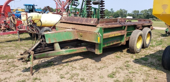 John Deere 780 manure spreader Tandem axle