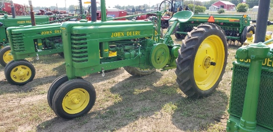 John Deere B - narrow front
