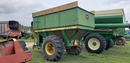 John Deere 1210A grain cart