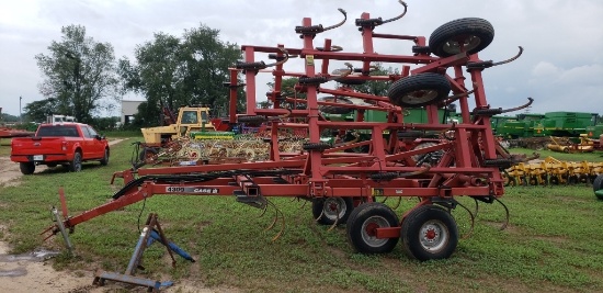 Case IH 4300 field cultivator rear hitch, 23'
