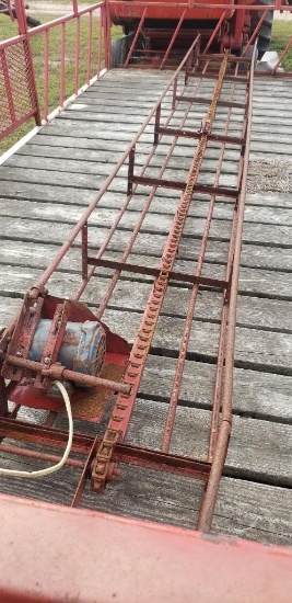 New Holland 18 ft bale carrier
