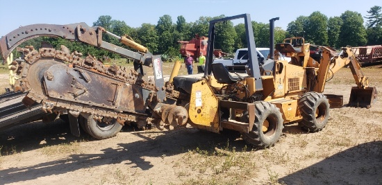 Case 660 Trencher 4 wheel steer, runs and operates