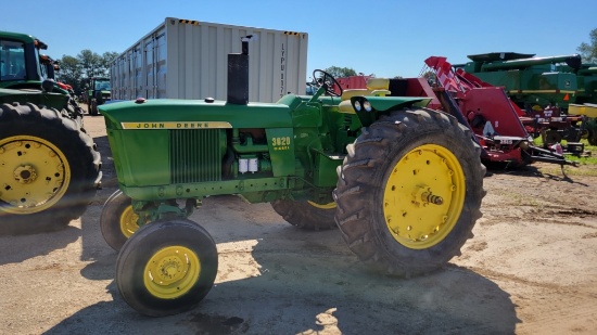 John Deere 3020