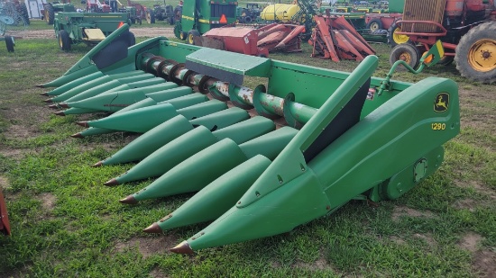 John Deere 1290 corn head