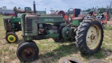 John Deere G tractor