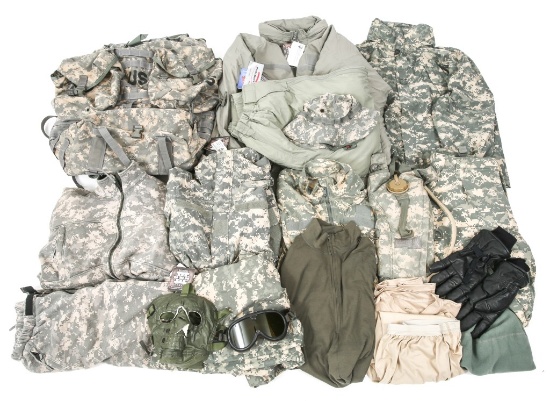 US ARMY ACU BACKPACK & WINTER UNIFORM GEN III