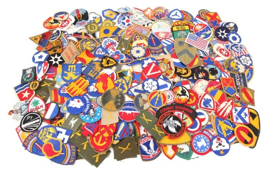 WWII - VIETNAM US ARMY PATCH MIXED LOT OF 200