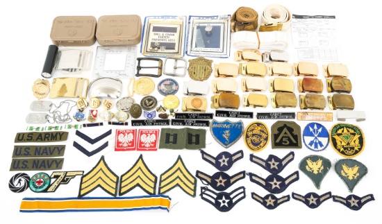 US & WORLD MILITARY INSIGNIA LOT