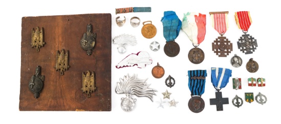 WWI - WWII ITALIAN MEDALS & INSIGNIA LOT