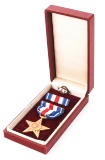 WWII USMC / USN SILVER STAR WITH MAROON CASE