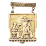 USMC ELLIOT TROPHY 14K GOLD SHOOTING BADGE