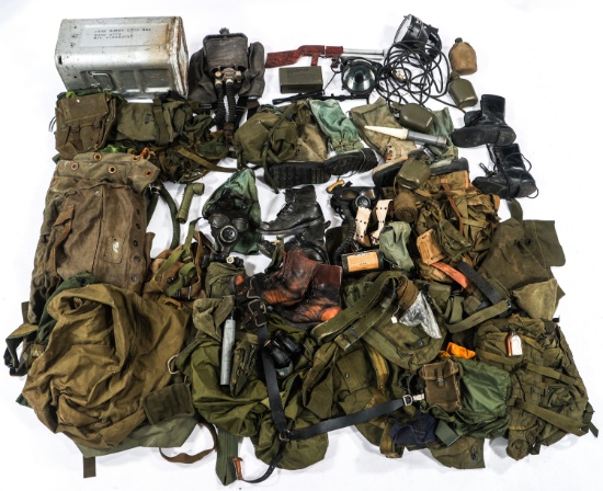 VIETNAM WAR ERA US ARMED FORCES FIELD GEAR LOT