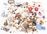 WWII - COLD WAR US PINS & BUTTONS