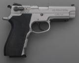 SMITH & WESSON MODEL 5906 9mm CAL SEMI AUTO PISTOL