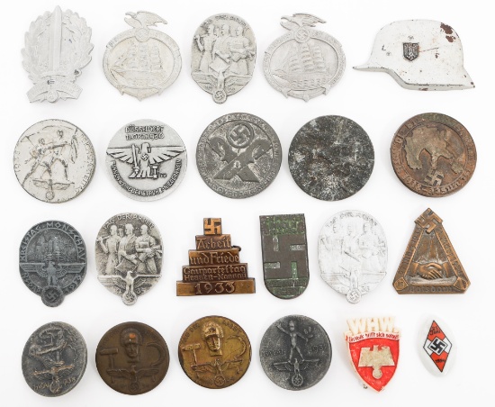 WWII GERMAN TINNIES & BADGES