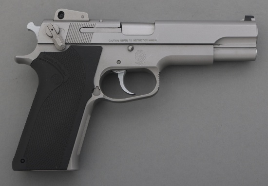 SMITH & WESSON MODEL 1006 10MM CALIBER PISTOL