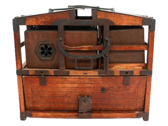 IMPERIAL JAPANESE SAGEJU PORTABLE MEAL CABINET
