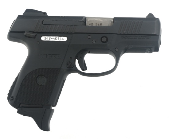 RUGER MODEL SR40C .40 S&W CAL SEMI AUTO PISTOL
