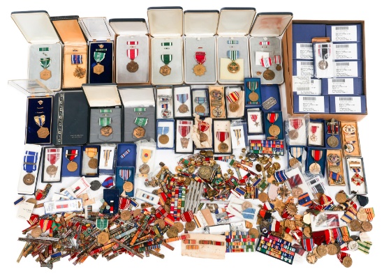 WWII - COLD WAR US ARMED FORCES MEDALS & RIBBONS