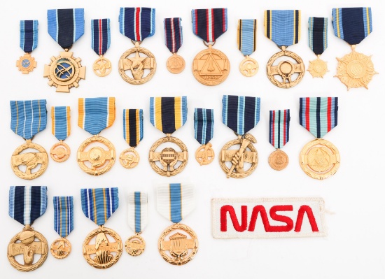 NASA VALOR AND SERVICE MEDALS & PATCH