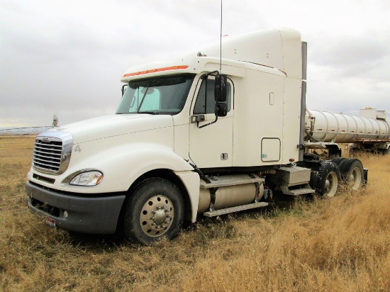 2005 Freightliner Columbia 10 Wheel Semi