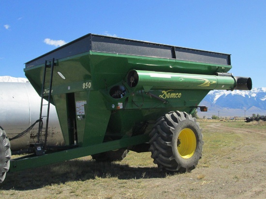 Demco 850 Bushel Grain Trailer