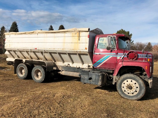 1987 Ford L9000 10 Wheel Truck