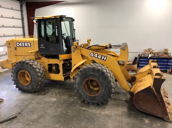 John Deere 644H Loader