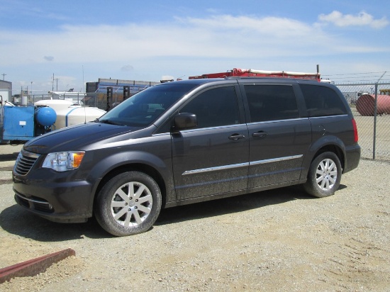 2015 Chrysler Town & County Luxury Passenger Minivan